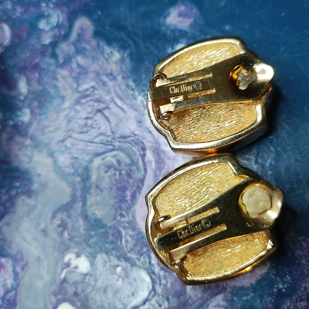 Dior Elegant Gold and Pearl Earrings - Picture 4 of 7
